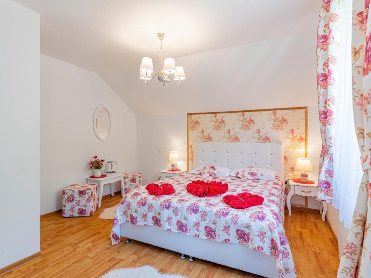 Casuta Cu Trandafiri Hotel Slanic Ngoại thất bức ảnh